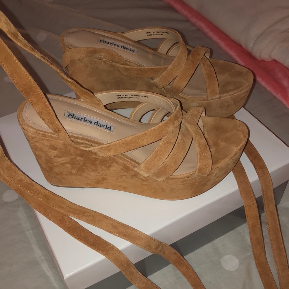 Charles David wrap up wedge